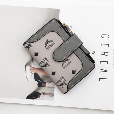 Дамски цветен портфейл в различни цветове