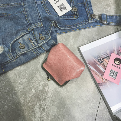 Κομψό ρετρό γυναικείο πορτοφόλι σε πολλά χρώματα