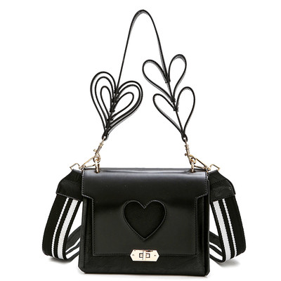 Стилна дамска чанта с два модела дръжки в няколко цвята с декорация