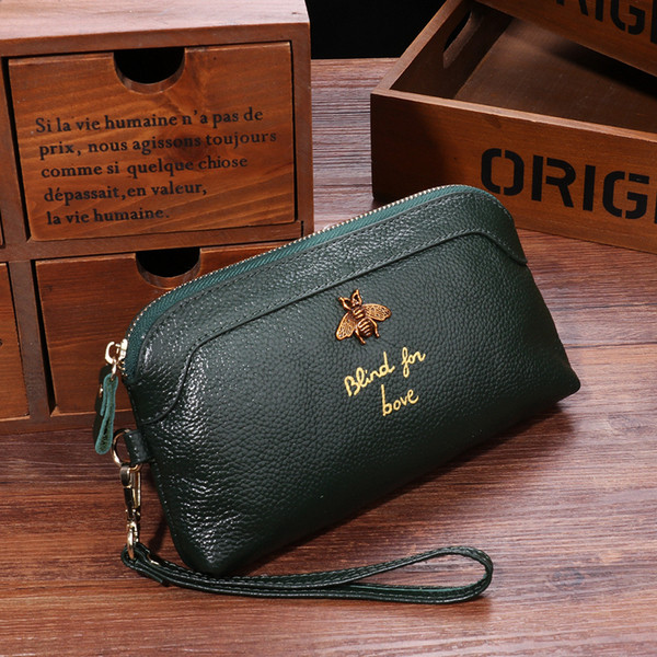 Дамски портфейл с метална декорация в няколко цвята