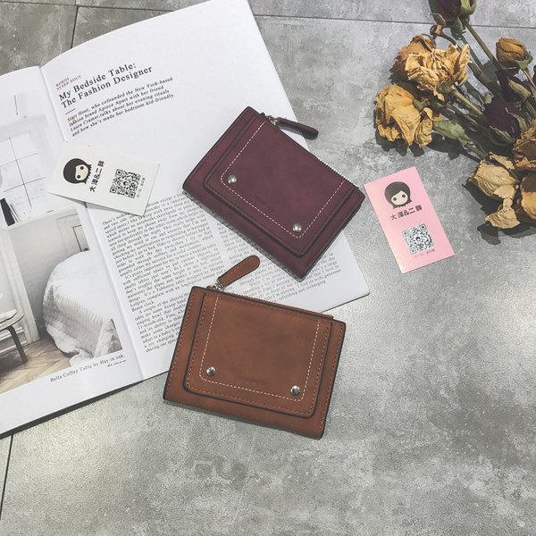 Семпъл мини дамски портфейл в различни цветове