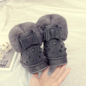 Стилни дамски боти с пух и декорация нит, в сив и черен цвят