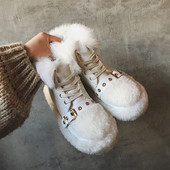 Стилни дамски пухени боти в бял и черен цвят