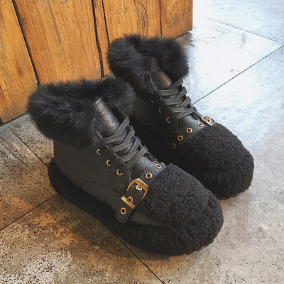 Стилни дамски пухени боти в бял и черен цвят