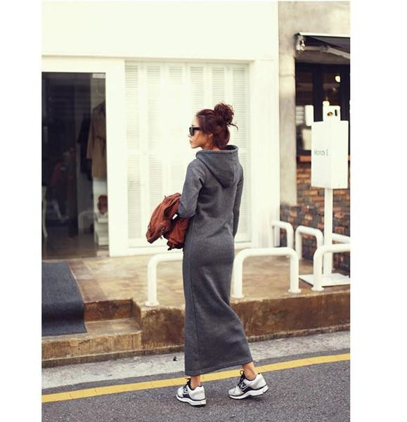 Дълга зимна спортна дамска рокля с джоб и качулка