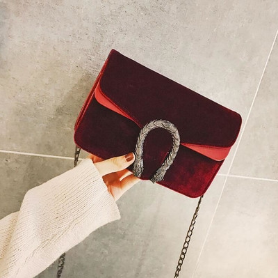 Стилна мини дамска чанта с метална дръжка и в няколко цвята