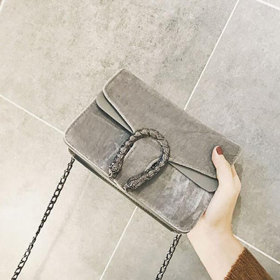 Стилна мини дамска чанта с метална дръжка и в няколко цвята