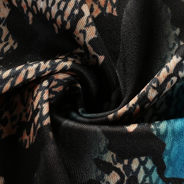 Къса  дамска рокля в змийски принт, тип Slim