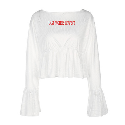 Ефирна дамска скъсена блуза в широк модел с надпис, в бял цвят
