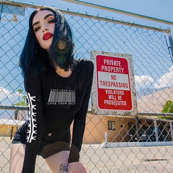 Ежедневна дамска блуза тип slim в черен цвят