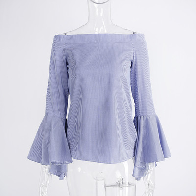 Стилна дамска блуза с разкроени ръкави и голи рамене в син цвят