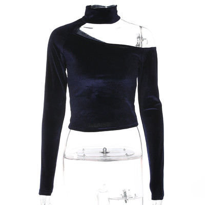 Скъсена плюшена дамска блуза с поло яка и паднало рамо