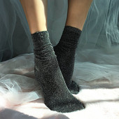 Модерни лъскави дамски чорапи в три цвята