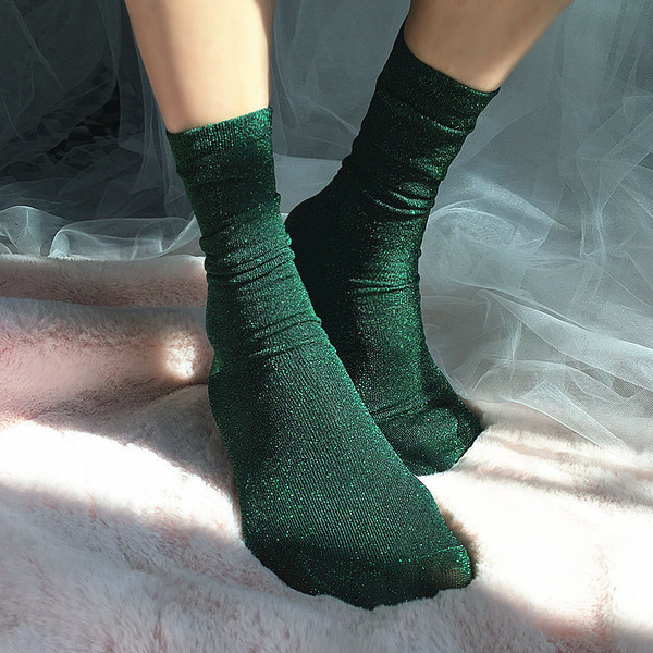 Модерни лъскави дамски чорапи в три цвята