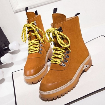 Дамски боти за зимата с устойчива подметка, в два цвята