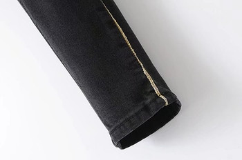 Семпъл модел дамски дънки с висока талия в черен цвят  