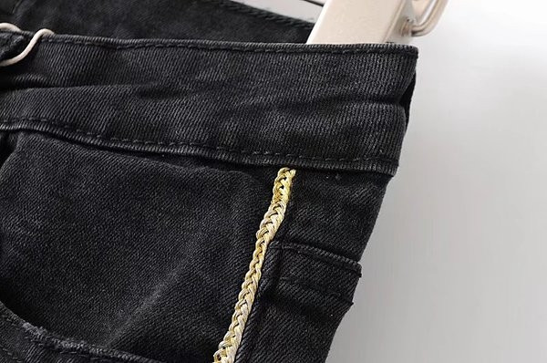 Семпъл модел дамски дънки с висока талия в черен цвят  