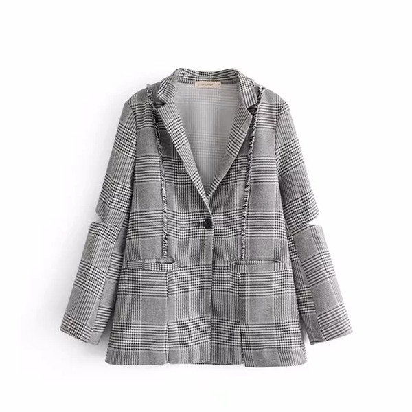 Елегантен дамски блейзър на каре в сив цвят с раздвижени ръкави