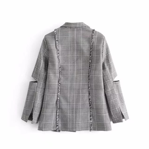 Елегантен дамски блейзър на каре в сив цвят с раздвижени ръкави