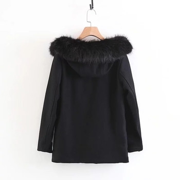 Χειμερινό γυναικείο παλτό με  κουκούλα σε μαύρο χρώμα
