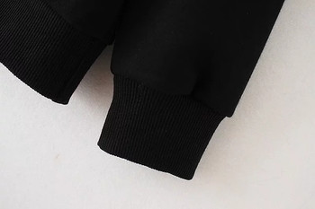 Ежедневна дамска блуза в черен цвят с пискюли