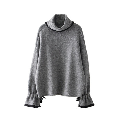 Плетен дамски пуловер в сив цвят в свободен стил с поло яка
