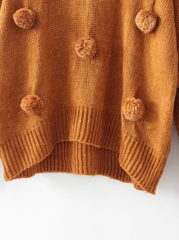 Топъл дамски пуловер в свободен стил с пухени топчета