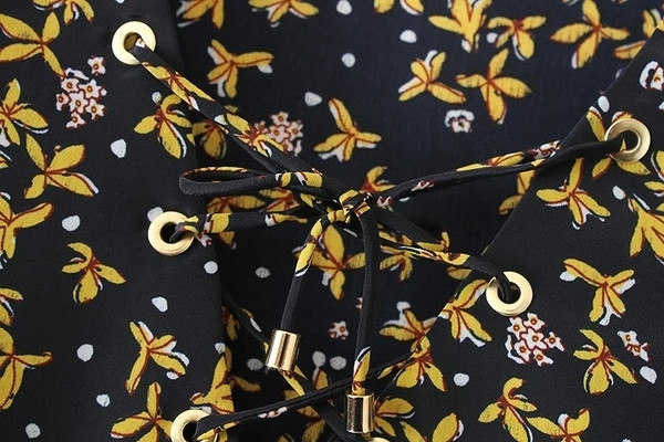 Ефирна дамска блуза с разкроени ръкави и с принт