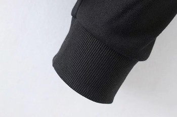 Γυναικείο πουλόβερ σε μαύρο χρώμα με ντεκολτέ σε σχήμα V