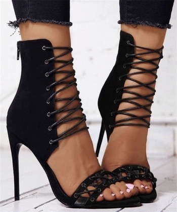 Дамски сандали с висок ток и връзки в черен цвят