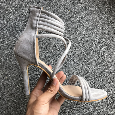 Нежни сандали за дамите в три цвята