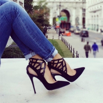 Елегантни дамски обувки с висок ток в черен цвят