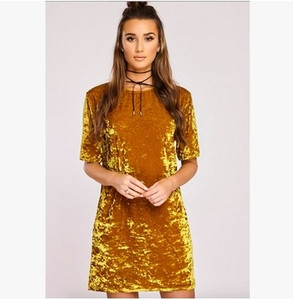 Плюшена дамско рокля в свободен стил в различни цветове