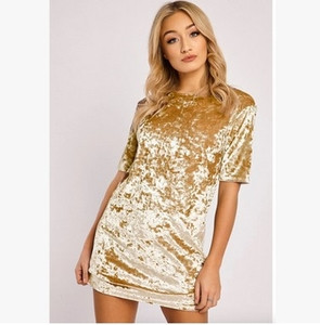 Плюшена дамско рокля в свободен стил в различни цветове