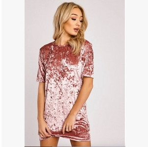 Плюшена дамско рокля в свободен стил в различни цветове