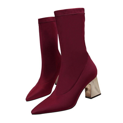 Екстравагантни боти на ток в няколко цвята