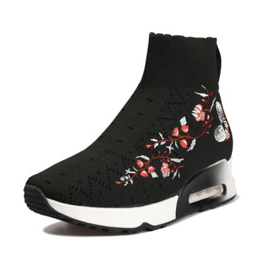 Модерни дамски маратонки с флорална декорация