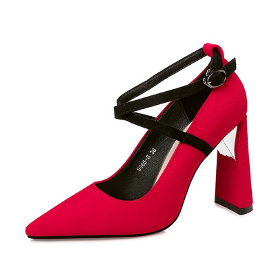 Модерни дамски обувки с висок ток и каишки