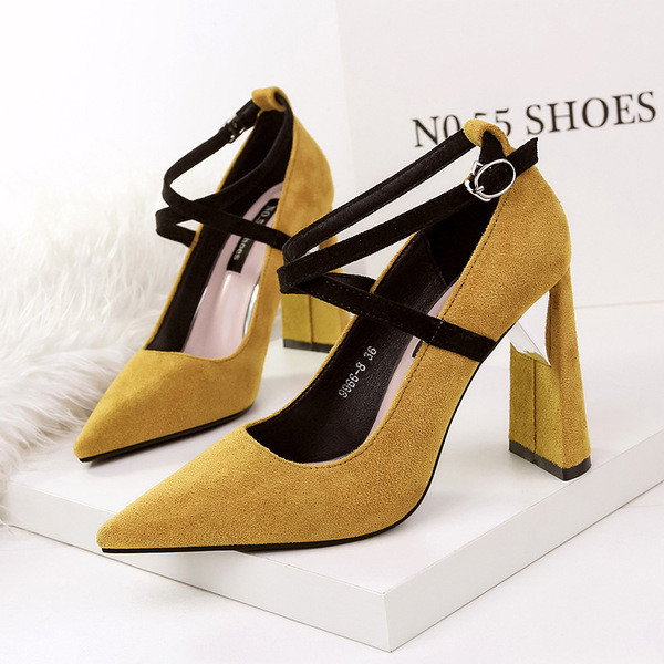 Модерни дамски обувки с висок ток и каишки