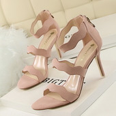 Семпли дамски сандали с ток и каишки, в различни цветове