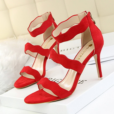 Семпли дамски сандали с ток и каишки, в различни цветове