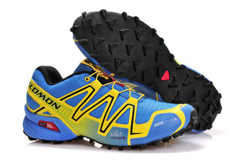 Ανδρικά ορειβατικά παπούτσια  με αντιολισθητική σόλα - διαφορετικά μοντέλα