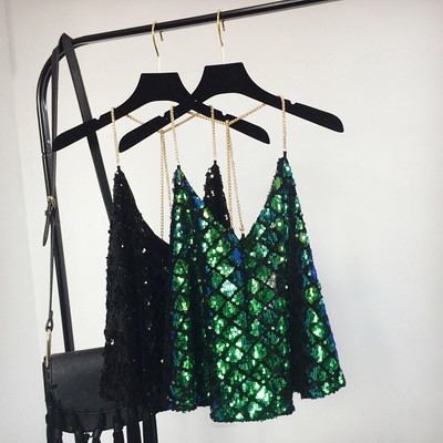 Κομψές γυναικείες μπλούζες σε freestyle με μεταλλικούς ιμάντες σε διάφορα χρώματα