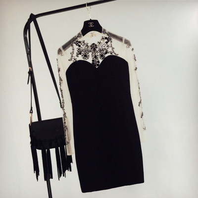 Rochie eleganta de dama cu maneci transparente si decor in negru