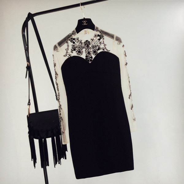 Rochie eleganta de dama cu maneci transparente si decor in negru