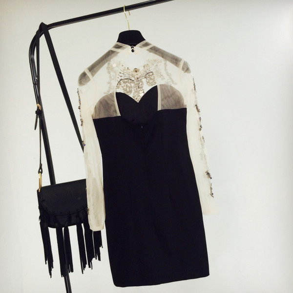 Rochie eleganta de dama cu maneci transparente si decor in negru