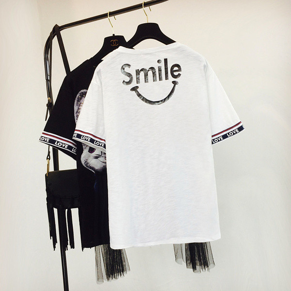 Bluză sport de damă cu dantelă în alb și negru