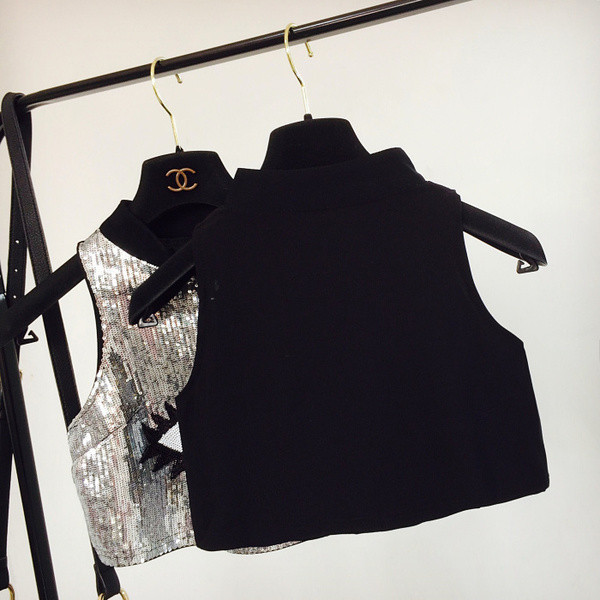 Top de dama elegant cu paiete si o imagine in doua culori