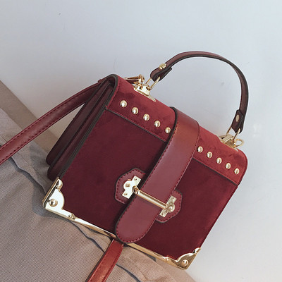 Geanta de dama eleganta in mai multe culori cu decor metalic