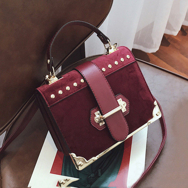 Geanta de dama eleganta in mai multe culori cu decor metalic